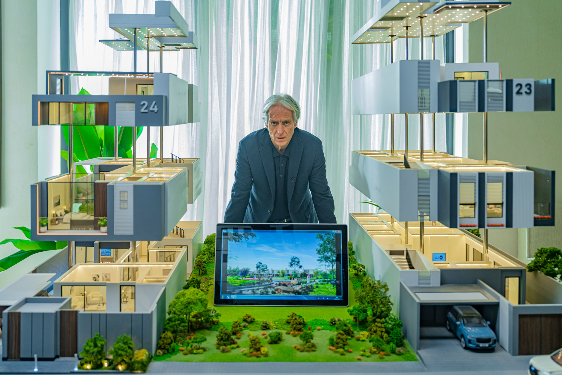 في أسس اخترنا جيسوس